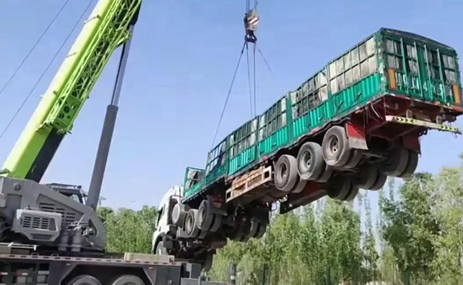 波密道路脱困救援案例